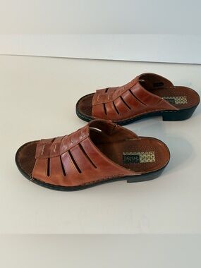 Josef Seibel Saddle Brown Leather Comfort Sandal in US size 10 EU size 41